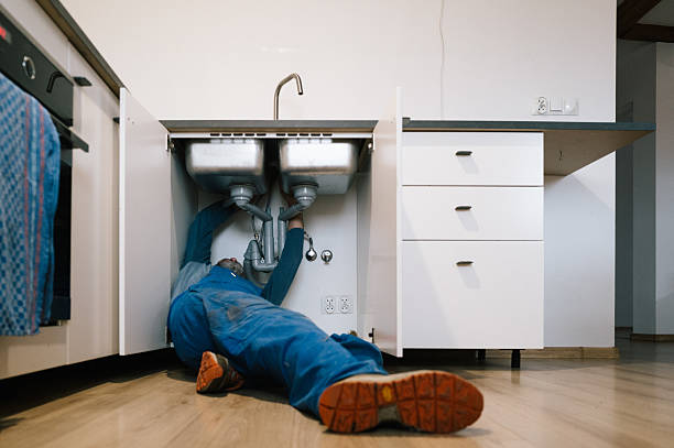 Professional Leak Detection technician working in Shirland, IL